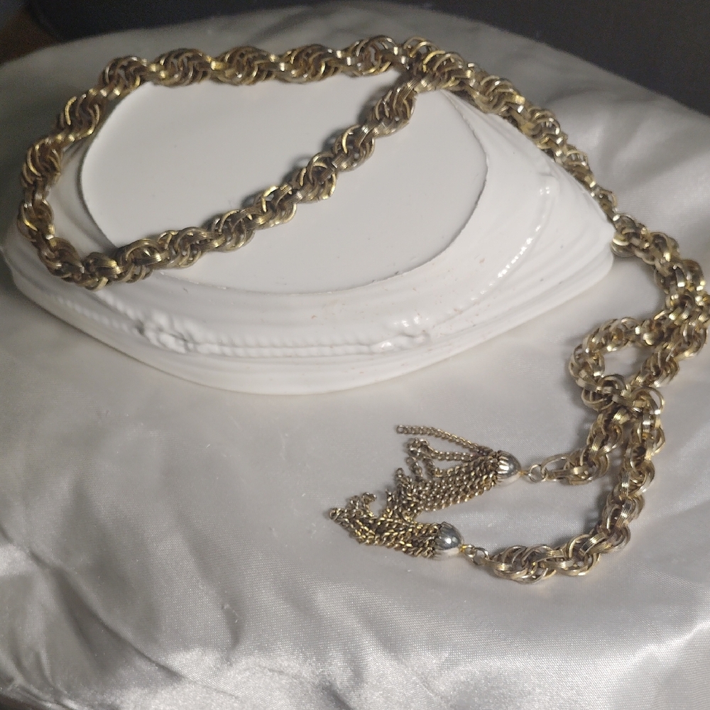 Elegant Gold Chain Necklace